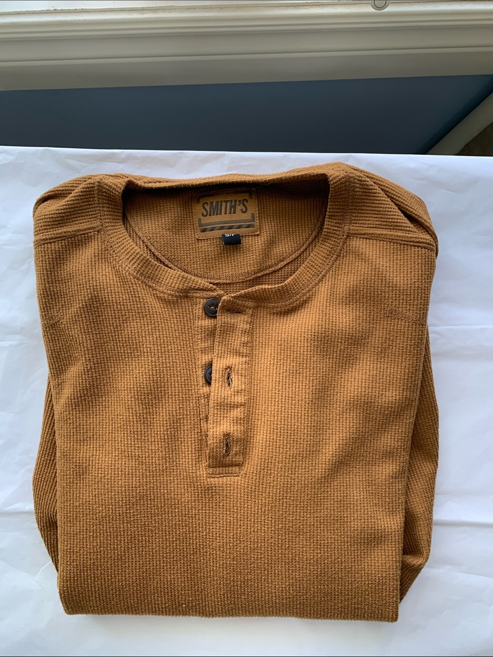 SMITH'S Waffle Knit Henley in Caramel